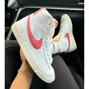 F52- SIZE 6 WOMENS NIKE NIKE BLAZER MID '77 WHITE / PINK FZ3626 100